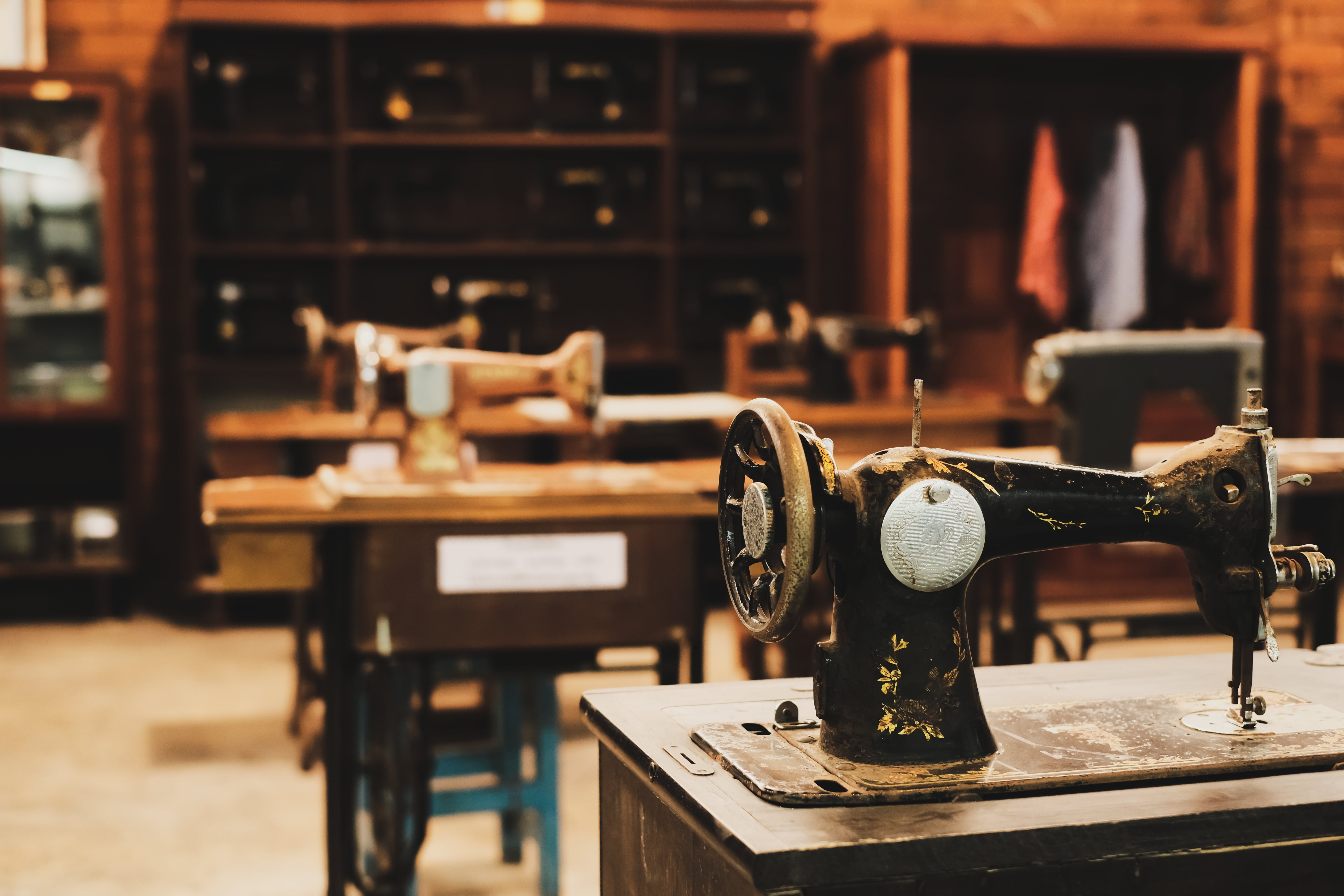 traditional craftsmanship tools in the Elfenbergh private atelier
